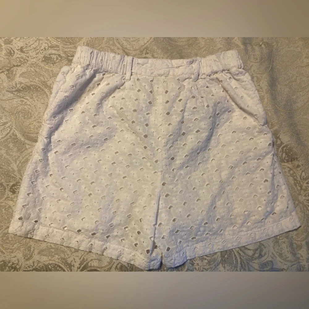 Nordstrom White Eyelet shorts - Picture 2 of 6